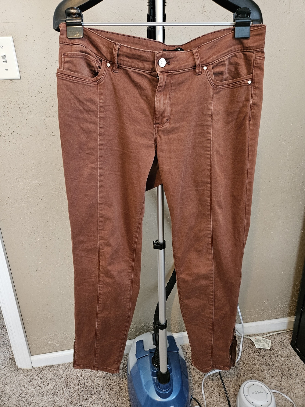 White House Black Market Brown Skimmer Pants
